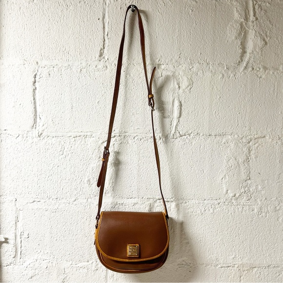 Dooney & Bourke Pebble Grain Saddle Hallie Crossbody Bag Caramel Brown VTG - Picture 4 of 16
